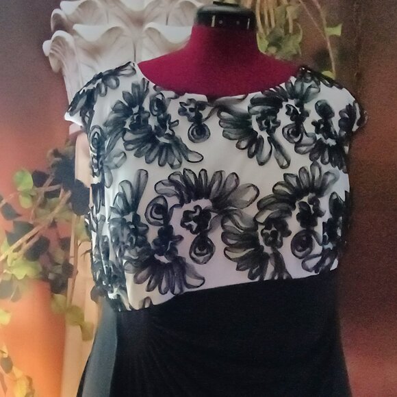 EUC: Connected Apparel Sze 14W Black & White Formal Dress - Picture 4 of 9